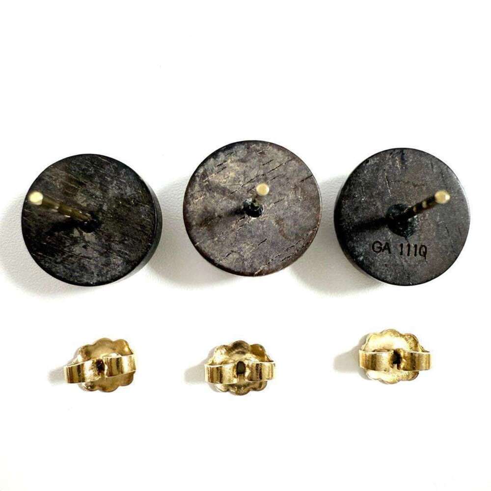 LOUIS VUITTON Earrings - Picture 3 of 10